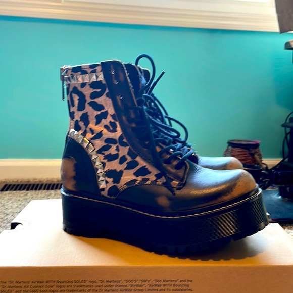 Steve Madden Shoes - Steven madden platform combat boots